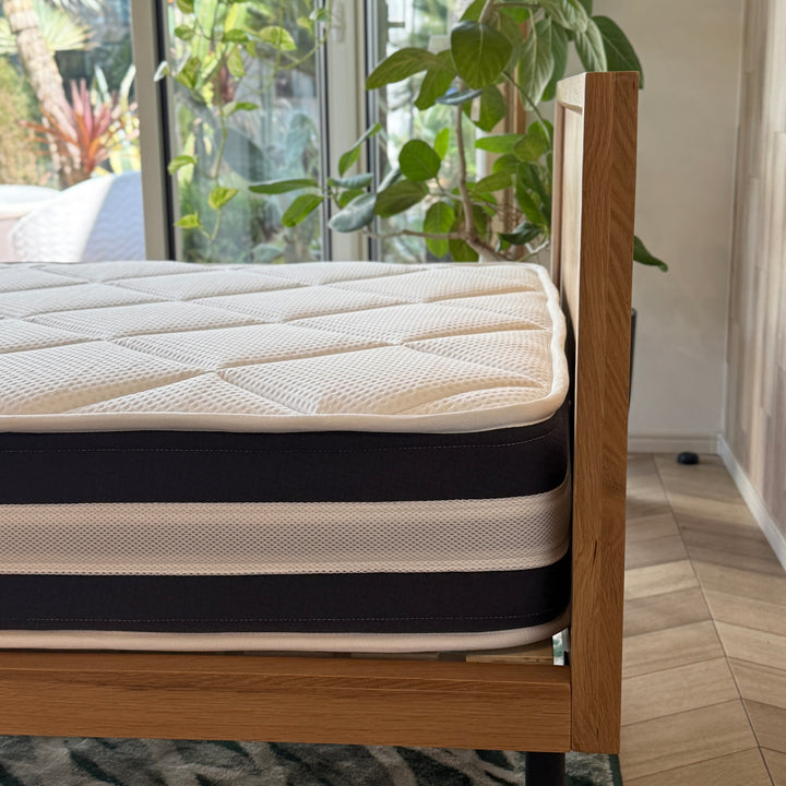 アンバー|高反発×通気性フォームのレギュラータイプマットレス