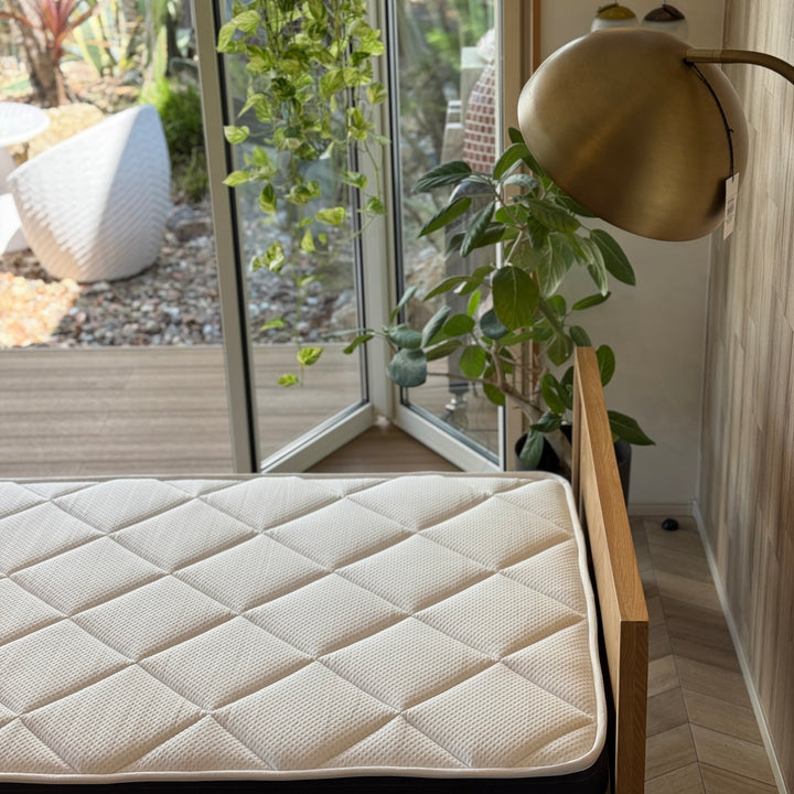 アンバー|高反発×通気性フォームのレギュラータイプマットレス