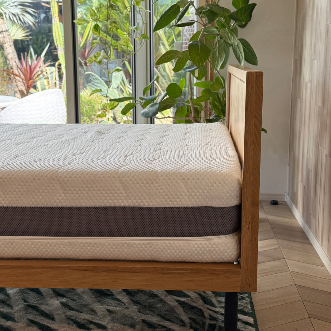 メモリーデラックス|低反発×高反発のリバーシブルホテルマットレス